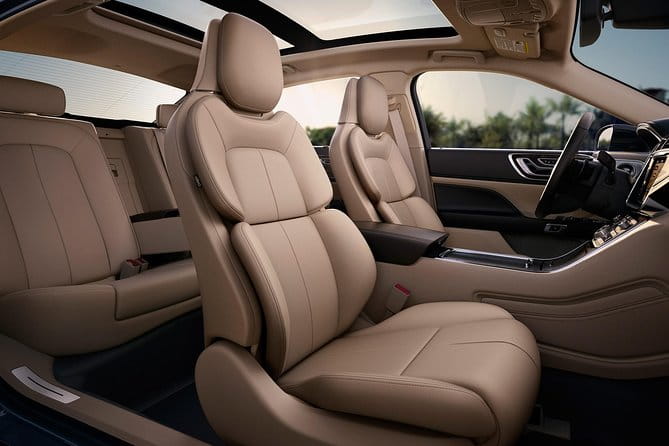 Departure Private Transfer: Las Vegas to Las Vegas Airport by electric vehicle - Vehicle and Comfort