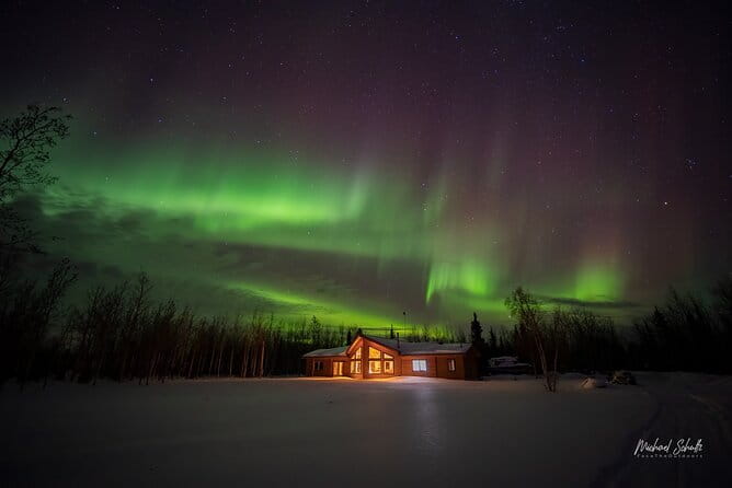 Face The Outdoors Northern Lights Tour Solo Traveler - The Experience at the Lodge