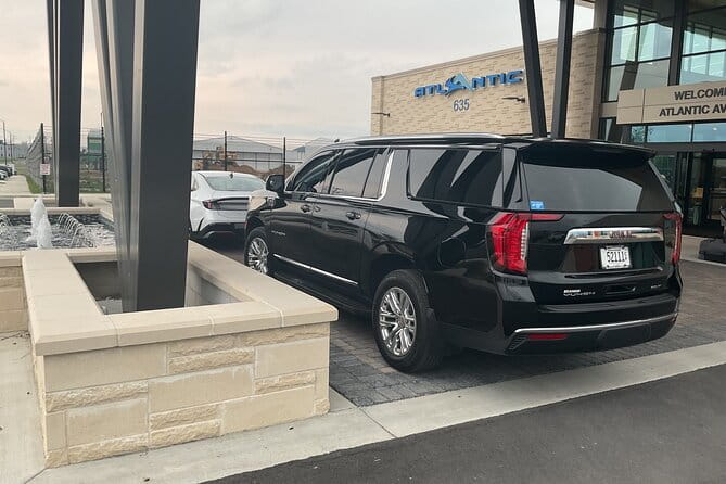 First class limo in Nashville, Tennessee luxury car - The Experience: What You Can Expect