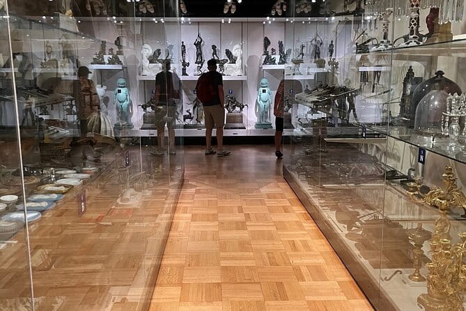 Ghost Stories: A Mysterious, Macabre Tour in the Metropolitan Museum - What to Expect During Your Ghostly Adventure at the Met