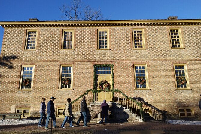 Guided Colonial Christmas Tour in Williamsburg - An In-Depth Look at the Colonial Christmas Tour Experience