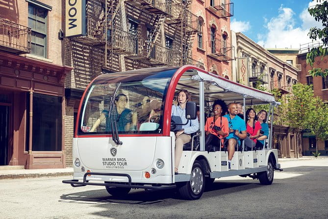 LA: Celebrity Homes & Warner Bros. Studio Hollywood Package - Frequently Asked Questions