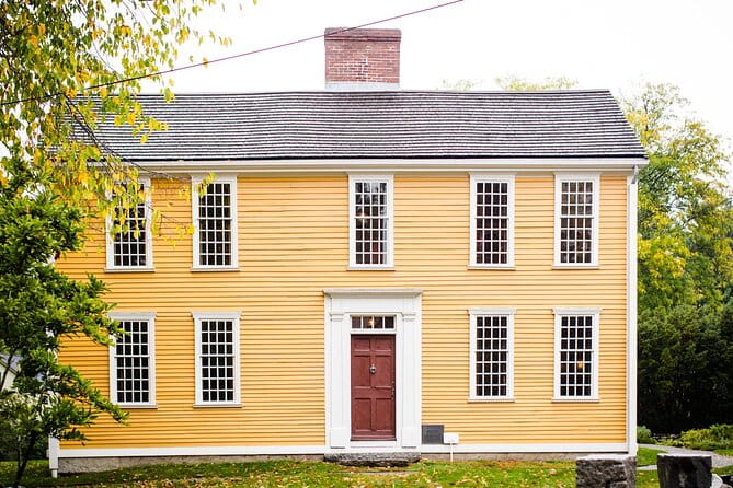 Lexington & Concord 3 hour private tour from Boston, groups 1-4 - First Stop: Munroe Tavern