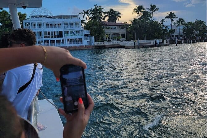 Miami Boat Tour of Celebrity Homes & Miami River Skyline 360 View - The Sum Up