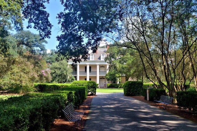 N’awlins Luxury: Laura, Oak Alley or Whitney Plantation Tour w/Transportation - A Deep Dive into the Plantation Experience