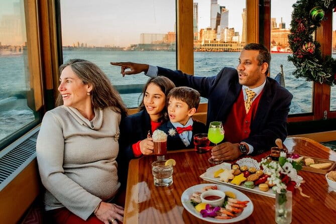 New York City Christmas Holiday Statue and Skyline Cocoa Cruise - Who Is This Tour Best For?