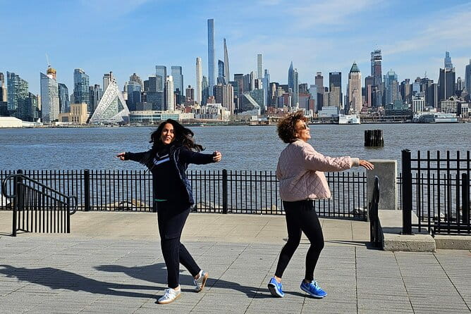 New York Skyline Magic - Private Tour With a Real Local - The Experience: What You Can Expect
