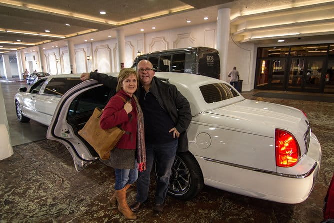 Private Las Vegas Hotel to Airport Luxury Limousine Transfer - Frequently Asked Questions
