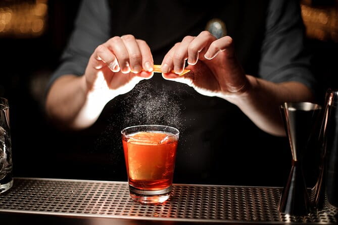 Savannah Strangled not Stirred Pub Crawl - Who Will Love This Tour?