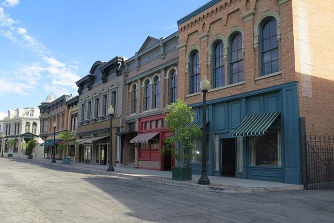 Small-Group Warner Bros and Hollywood Tour from Anaheim - Transport and Comfort: What You Can Expect