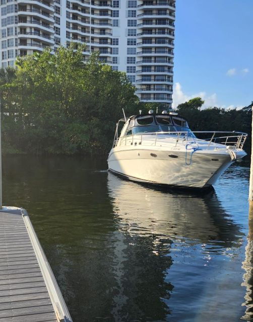 Yacht cruise Biscayne Bay, Miami Beach and Sand bar. 42Ft - Discovering Miami’s Waterways in Style