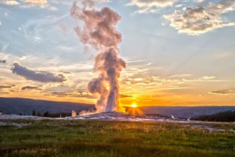 From Jackson: 2-Day Grand Teton and Yellowstone Tour - Transportation and Group Dynamics