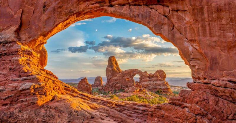 From Las Vegas: 7-Day Utah and Arizona National Parks Tour - Transportation and Group Dynamics