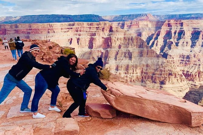 Grand Canyon Tour in Spanish with Skywalk and Hoover Dam included - The Practicalities: Transportation, Timing, and Comfort