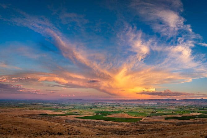 Hike Mt. Rainier & Taste Yakima Valley Wine: All-Inclusive Day Tour from Seattle - Who Should Consider This Tour?