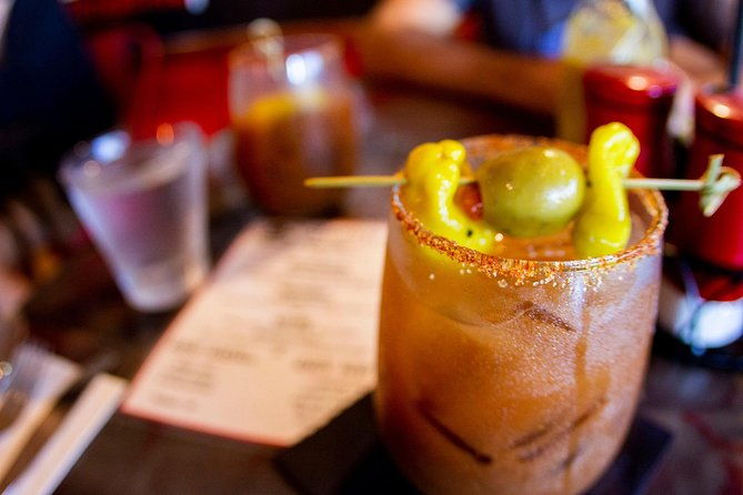 Honolulu's Walking Food Tour - Sampling Signature Dishes