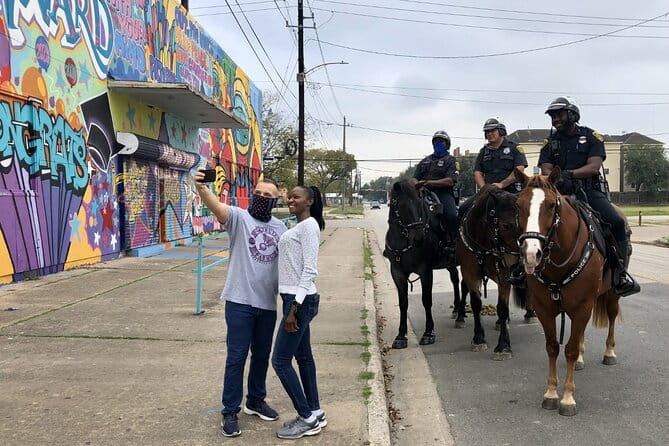 Houston's Official City & Mural Tour! (Day & Night) - Analyzing the Value