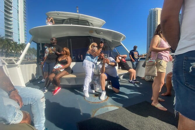Miami Skyline: Happy Hour Cruise Millionaire Homes - The Sum Up