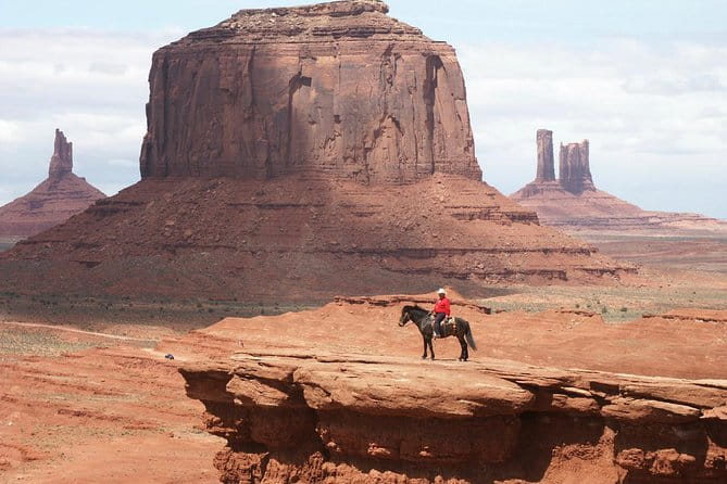 Monument Valley/Navajo Indian Reservation from Sedona/Flagstaff - Cultural and Local Highlights