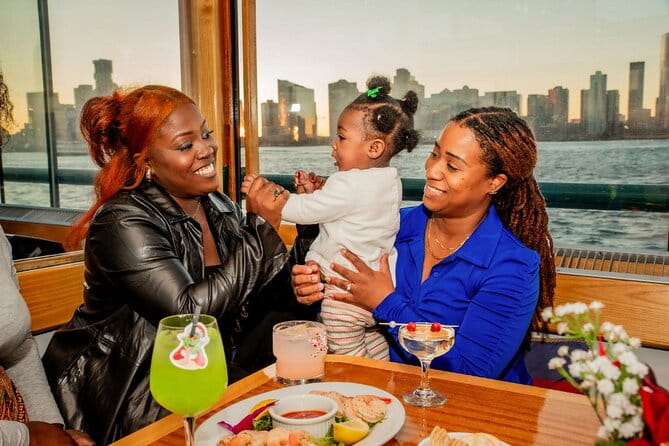 New York City Christmas Holiday Statue and Skyline Cocoa Cruise - The Bottom Line: Why You Should Consider This Cruise