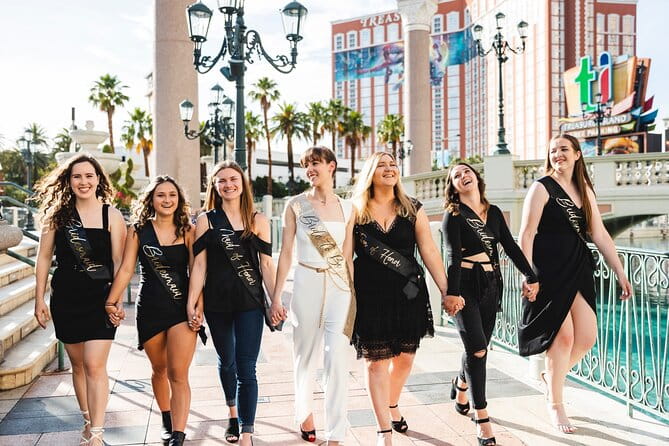 Personal Travel and Vacation Photographer Tour in Las Vegas - Frequently Asked Questions
