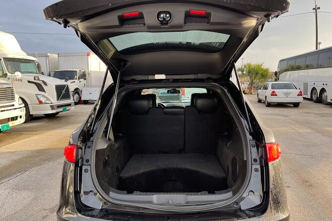 Port Canaveral to Orlando Airport MCO Luxury Sedan - Who Will Love This Service?
