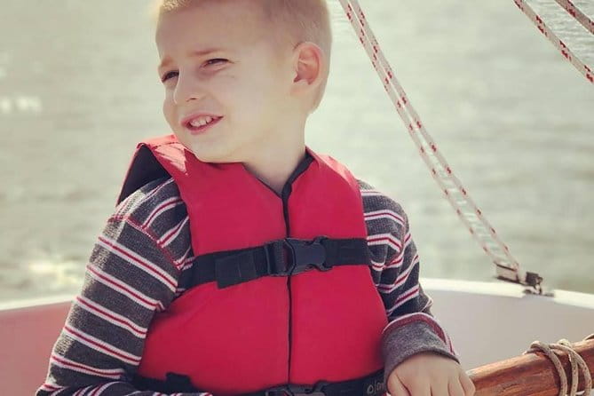 Private 2-Hour Sunset Sailing Tour on Lake Fairview - Authentic Feedback from Guests