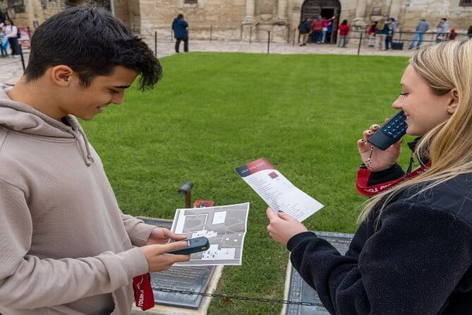 San Antonio Small Group Walking Tour with Riverwalk Boat Cruise - Authentic Experiences and Authentic Guides