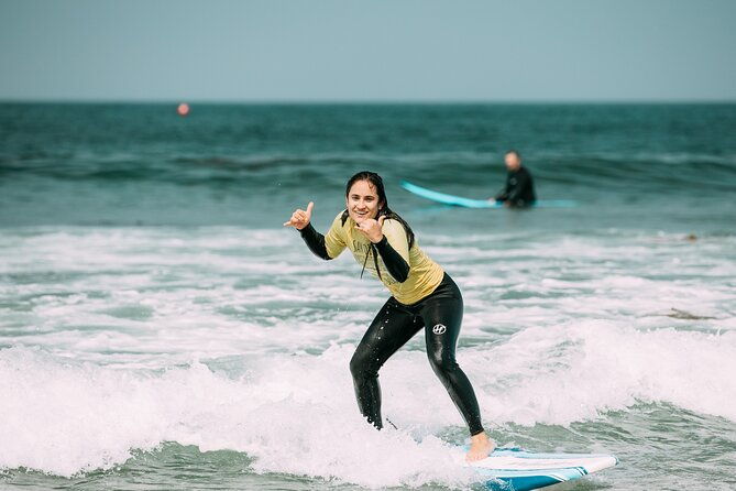 Semi-Private Surf Lesson - The Experience from the Perspective of Participants