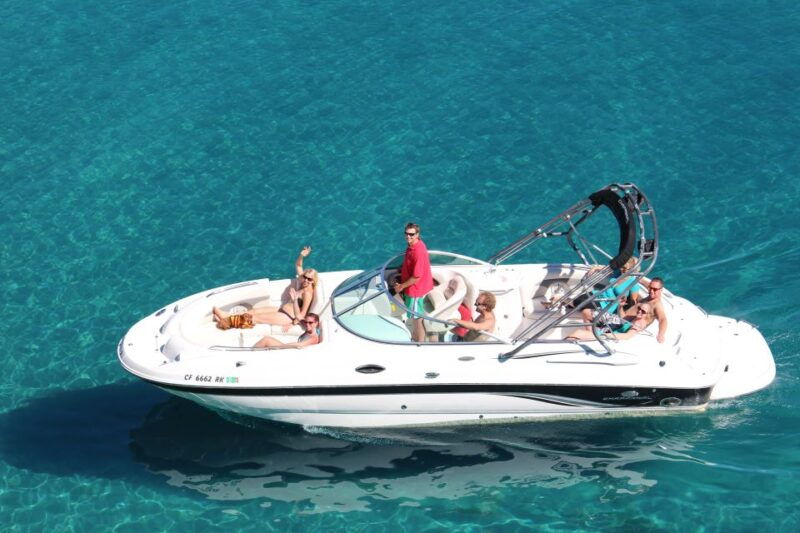 South Lake Tahoe: 3-Hour Customizable Tour on a 28-Foot Boat - The Boat and Amenities: Comfort and Convenience in a Compact Package