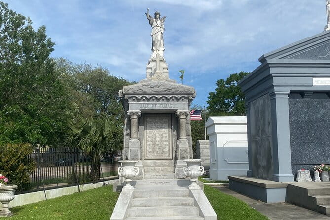 St. Louis Cemetery No. 3 Walking Tour - FAQs