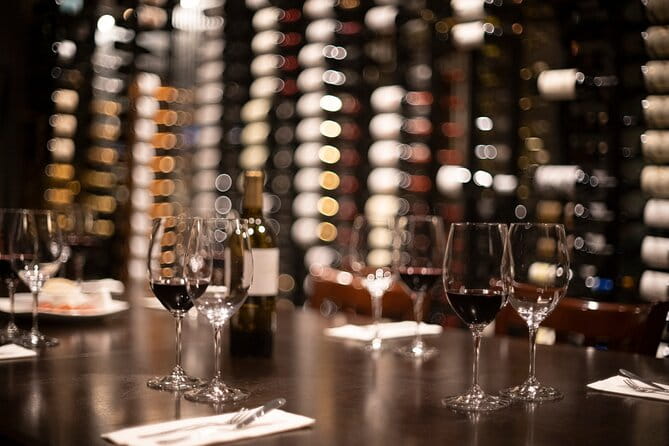 Twilight Sip & Dine Sarasota- A Walking/Food Tour (adults 21+) - Group Size and Atmosphere