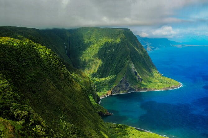 Waterfalls of West Maui and Molokai Helicopter Tour - Authentic Experiences and Authenticity of the Tour