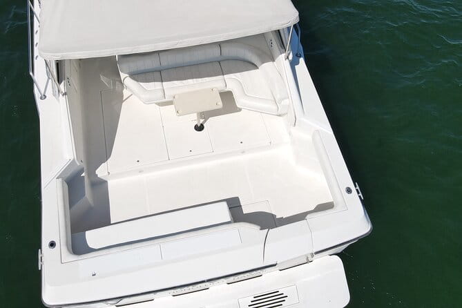 50ft Luxury Yacht Tour in Miami Beach Captain, Champagne & Party! - The Experience from the Guests’ Perspective