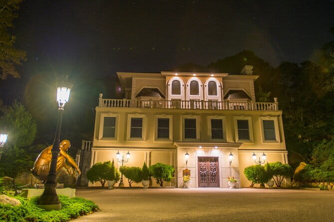 FLASH at Mystic Dark Room - Who Will Love This Experience?