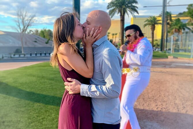 Get Married: Elvis Wedding + Las Vegas Sign + Photography - Flexibility and Practical Details