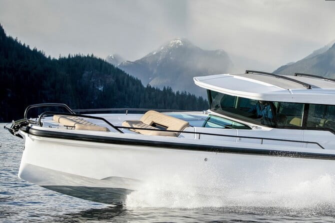 Key West Private Luxury Charter Rental: Boat Rental with Captain - The Sum Up