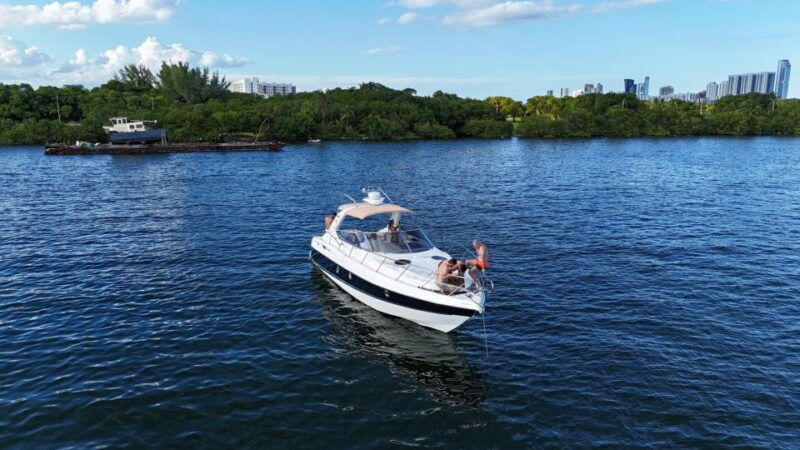 Miami: Private Yacht for up to 12 People - FAQs