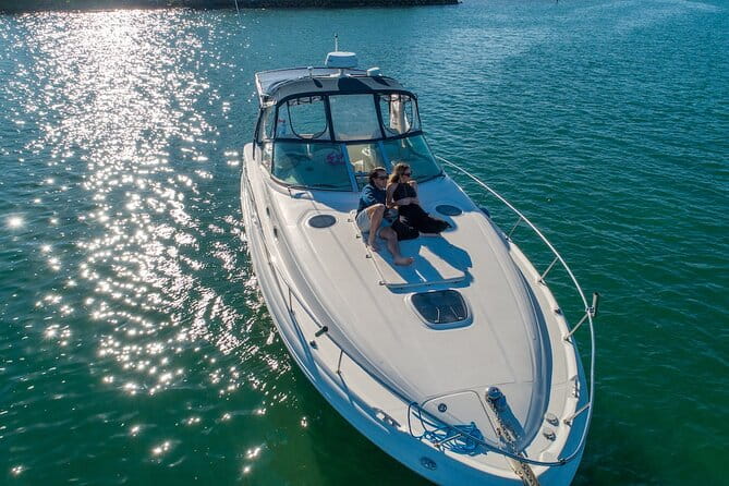 Miami Private Yacht Rental 2 to 4 hours for 12 ppl, Champagne - FAQ