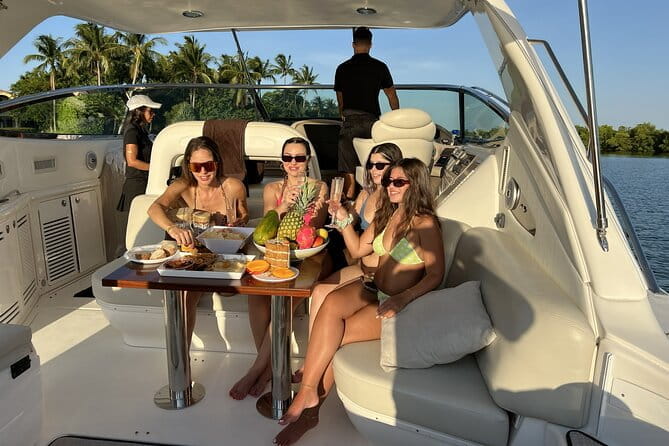The BIG Sundancer Rental in Miami Beach - Booking and Practicalities