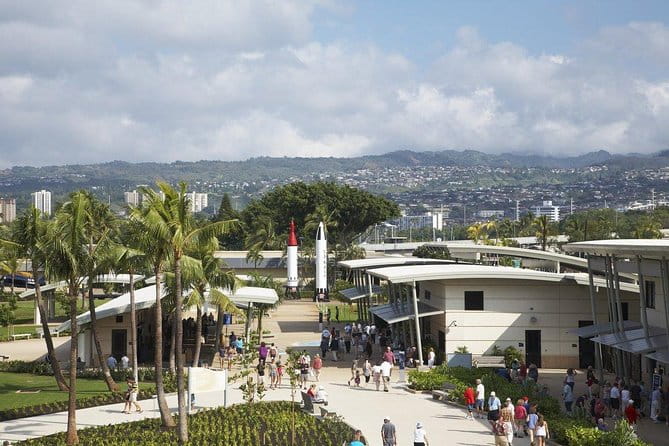 USS Arizona Memorial - Honolulu City - Aloha Pearl Harbor Tour - Oahu - Punchbowl National Cemetery: A Reflection of Sacrifice