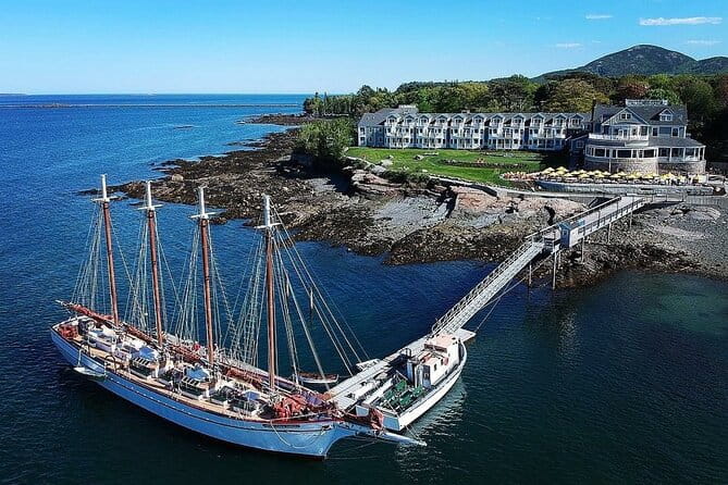 2-Hour Windjammer Sailing Trip in Maine with Licensed Captain - Authentic Maine Experience