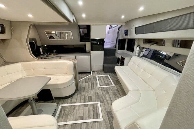 50ft Luxury Yacht Tour in Miami Beach Captain, Champagne & Party! - Is This Tour Right for You?