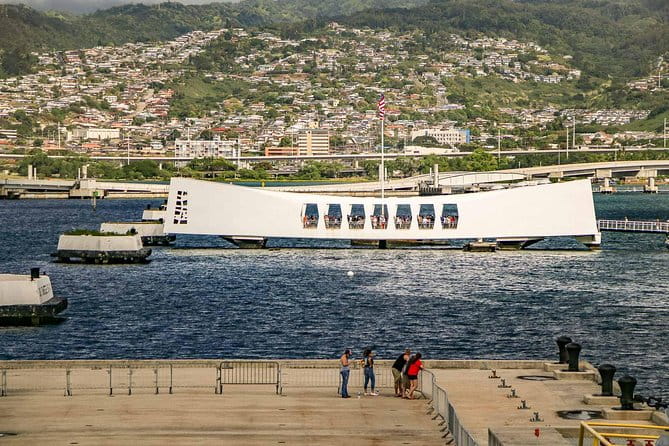 Best of Oahu: Pearl Harbor & Oahu Circle Island Tour from Waikiki - Transportation, Group Size, and Practicalities