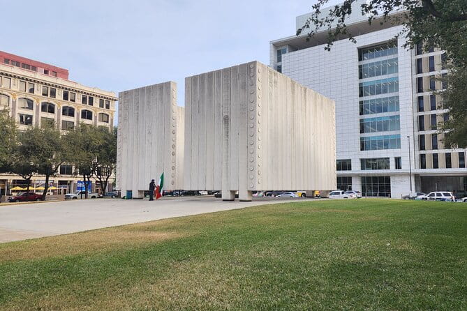 Historic Dallas Downtown Solo Self Guided Walking Tour - FAQ