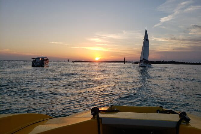 Hydro Rocket Dolphin Sightseeing Boat Tour from Destin - FAQs