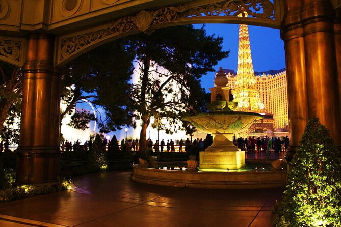 Private 2-Hour Limo Tour of Las Vegas with Champagne - Who Is This Tour Best For?