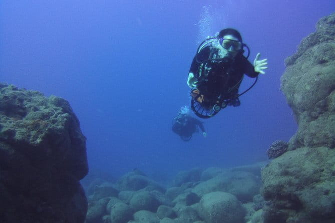 Kauai's Ultimate Scooter Adventure 2 Tank Dive (Advance Certified Divers Only) - FAQs