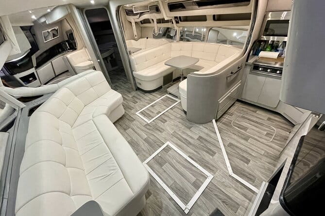 50ft Luxury Yacht Tour in Miami Beach Captain, Champagne & Party! - FAQ