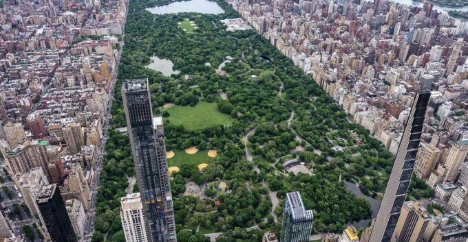 From Westchester: NYC Private Helicopter Tour for Couples - The Sum Up